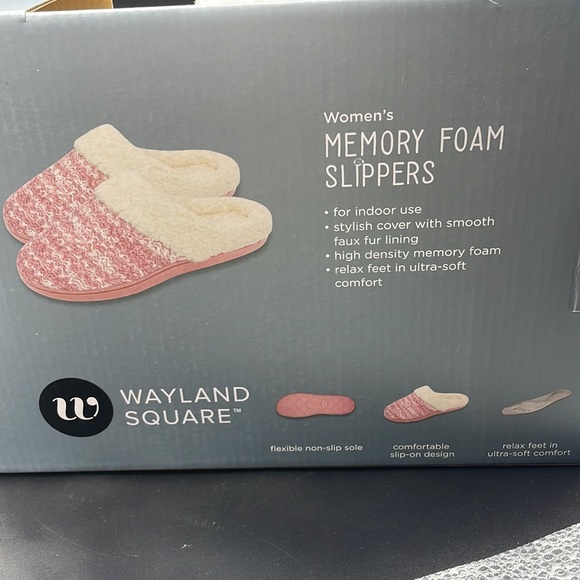Women's Wayland Square Memory Foam Slippers No Slip Technology - Picture 3 of 4